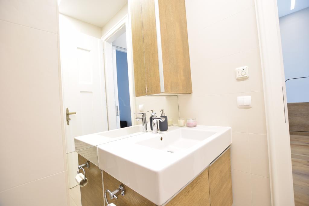 Luxury Apartment By Hi5 - Szervita Suite Budapest Ngoại thất bức ảnh
