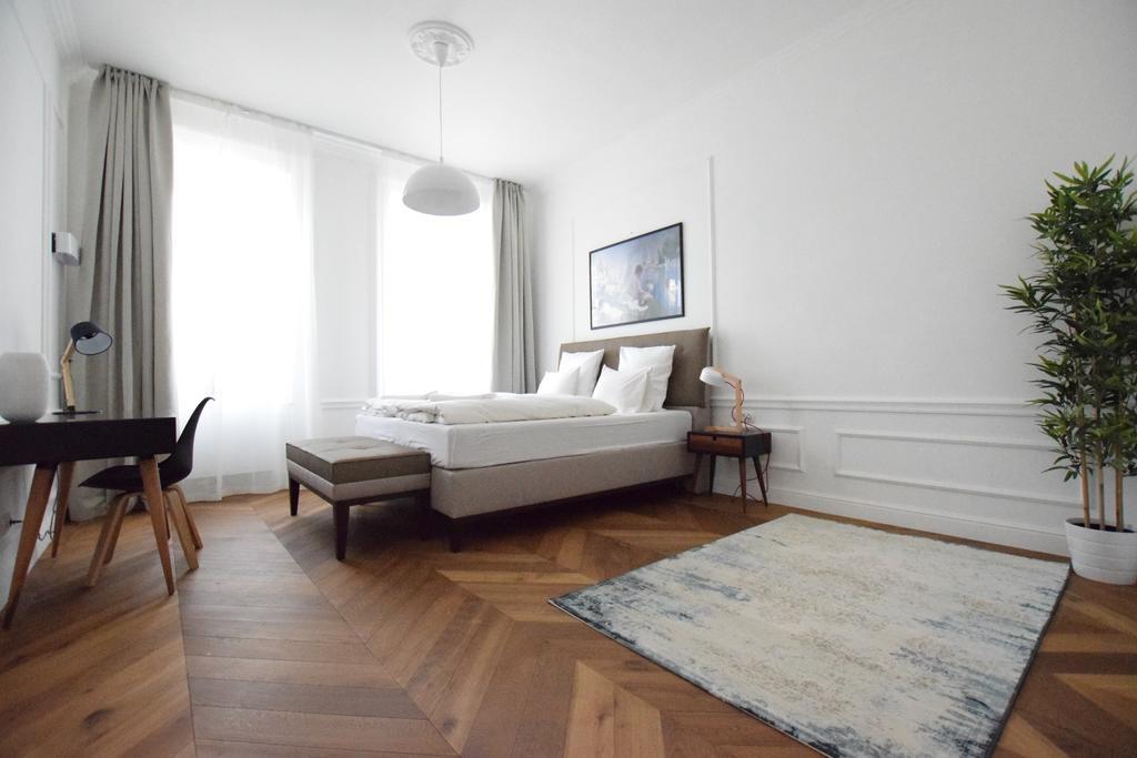 Luxury Apartment By Hi5 - Szervita Suite Budapest Ngoại thất bức ảnh