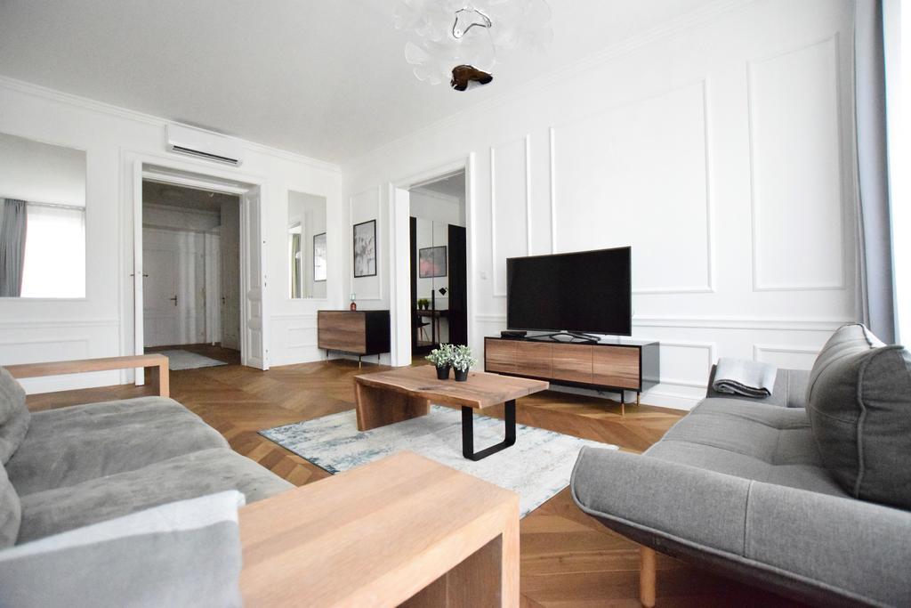 Luxury Apartment By Hi5 - Szervita Suite Budapest Ngoại thất bức ảnh