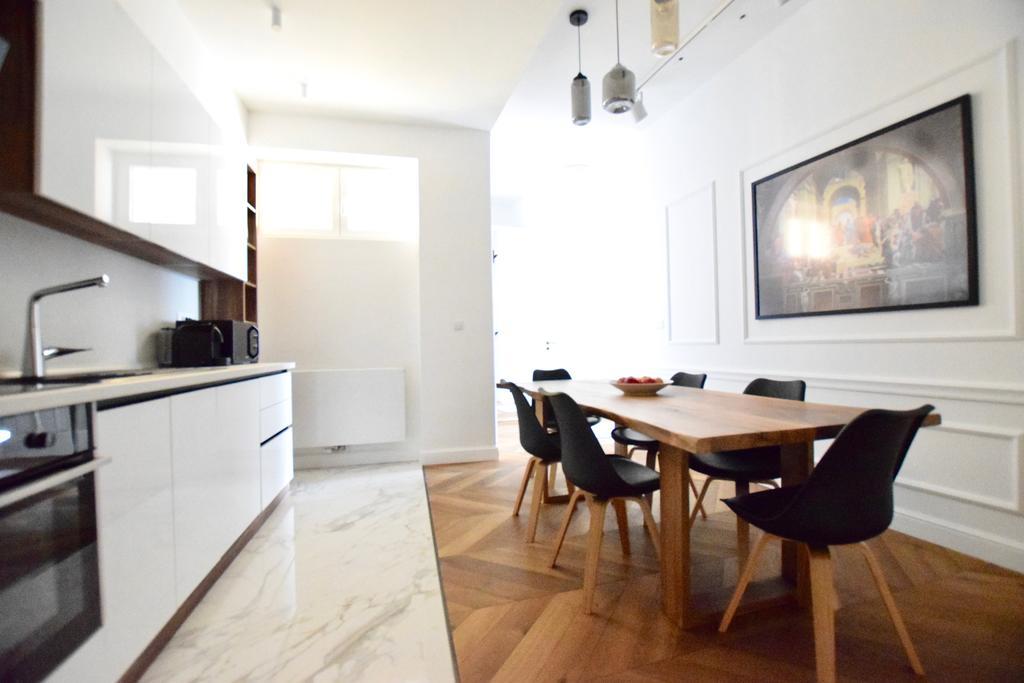 Luxury Apartment By Hi5 - Szervita Suite Budapest Ngoại thất bức ảnh