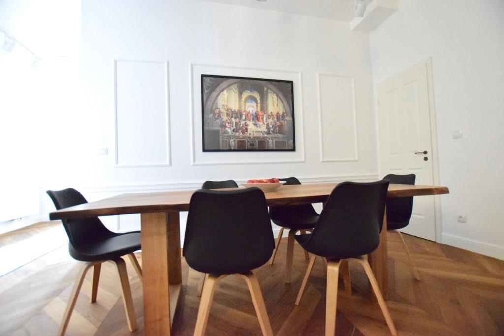 Luxury Apartment By Hi5 - Szervita Suite Budapest Ngoại thất bức ảnh