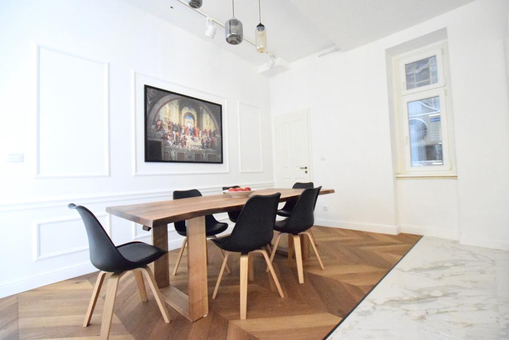Luxury Apartment By Hi5 - Szervita Suite Budapest Ngoại thất bức ảnh